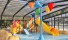 Aire de jeux aquatiques couverte et chauffée camping Le Petit Rocher